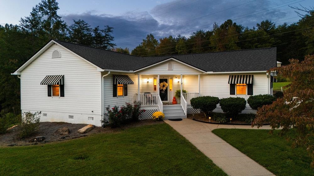 620 Oak Grove Road Landrum, SC 29356 - Photo 2 of 33 Gallery Image 2