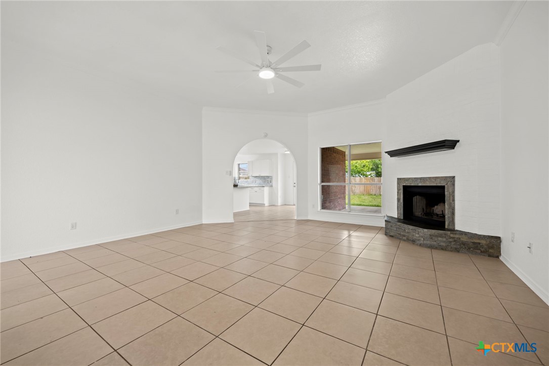 4201 Jim Avenue Killeen, TX 76549 - Photo 6 of 39 Living Room