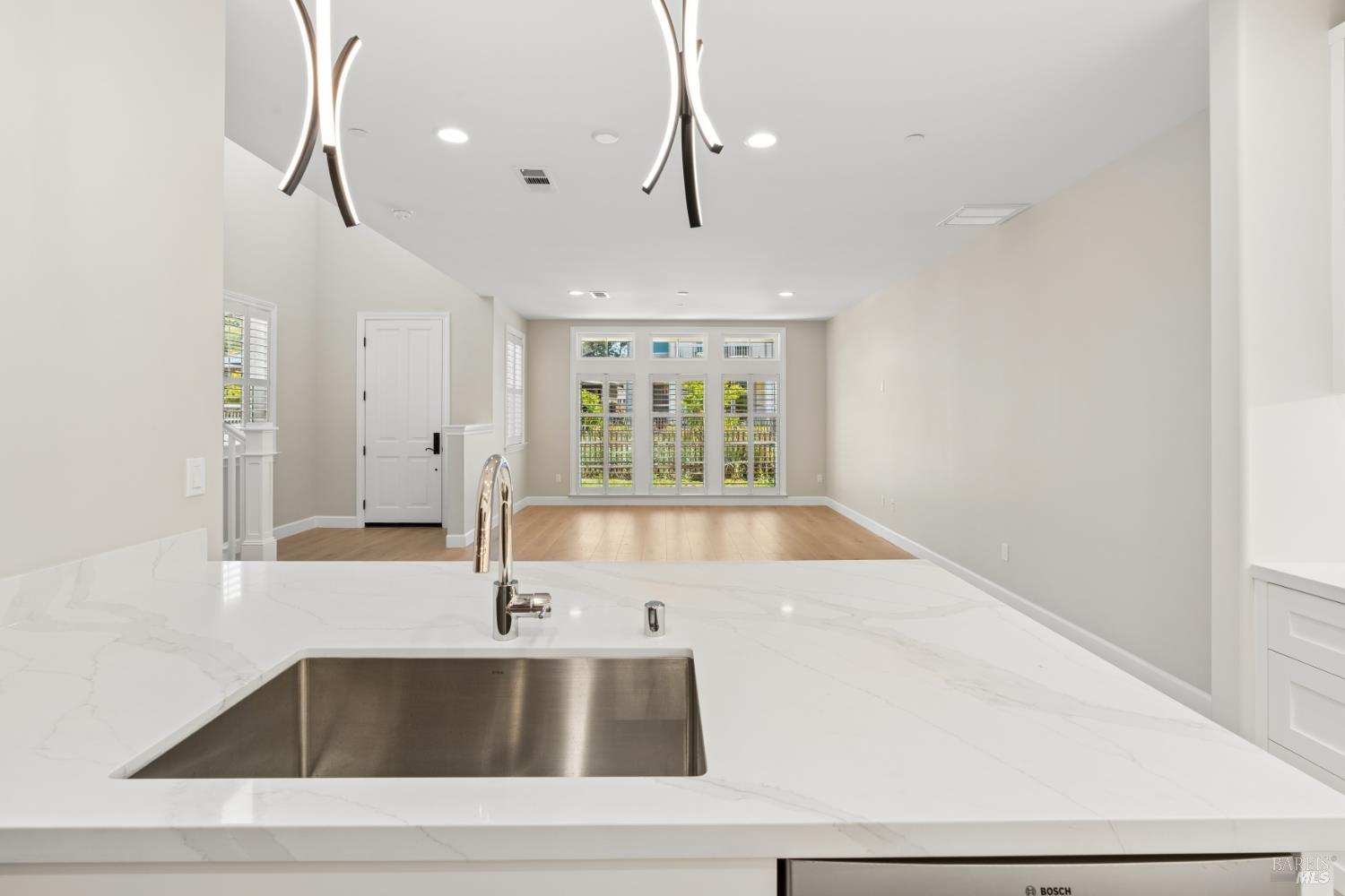 34 Bayharbor Way San Rafael, CA 94901 - Photo 10 of 45