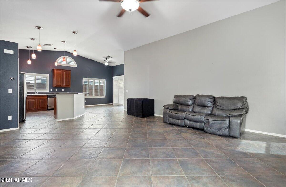 44189 Pioneer Road Maricopa, AZ 85139 - Photo 5 of 26 05-DSC05682