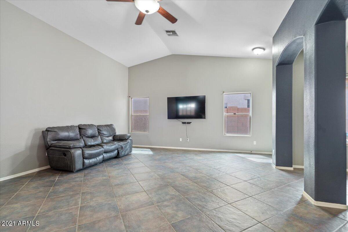 44189 Pioneer Road Maricopa, AZ 85139 - Photo 7 of 26 07-DSC05692