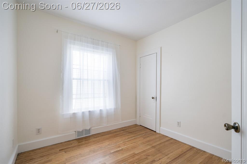39 Mohawk Road Pontiac, MI 48341 - Photo 16 of 32