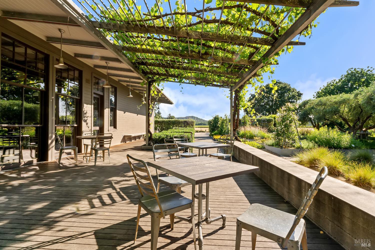 3487 Alexander Valley Road Geyserville, CA 95441 - Photo 4 of 54