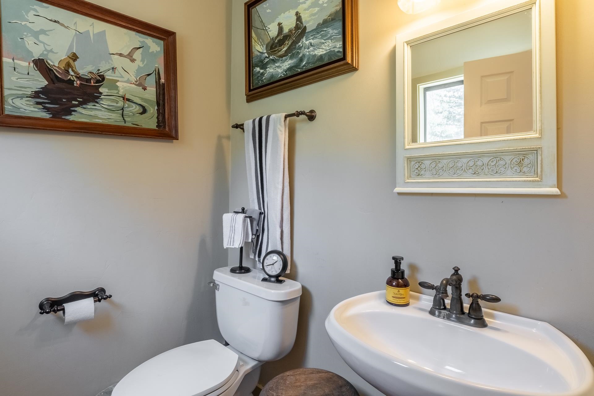 537 Aspen Spring Ranch Road Mammoth Lakes, CA 93546 - Photo 22 of 40 Pedestal sink with dark bronze fixtures