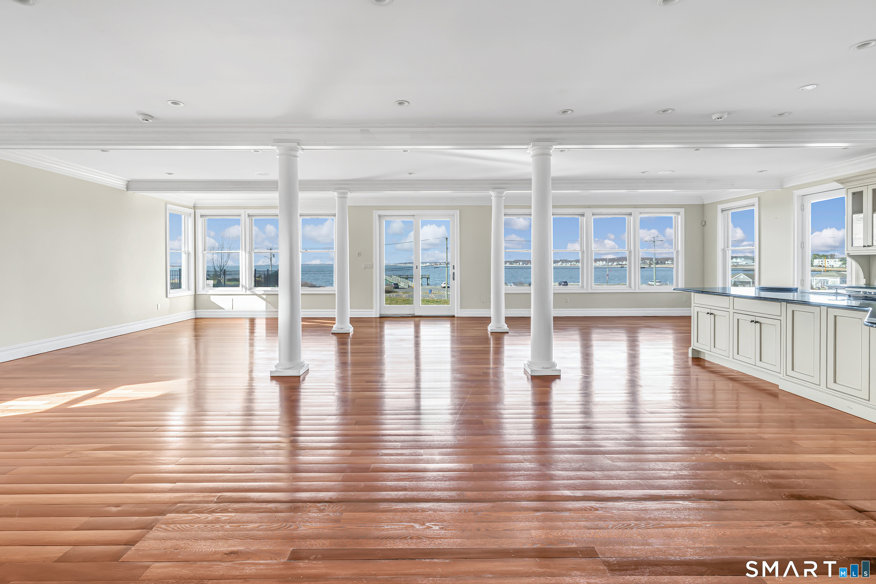 590 Gulf Street Milford, CT 06460 - Photo 6 of 40