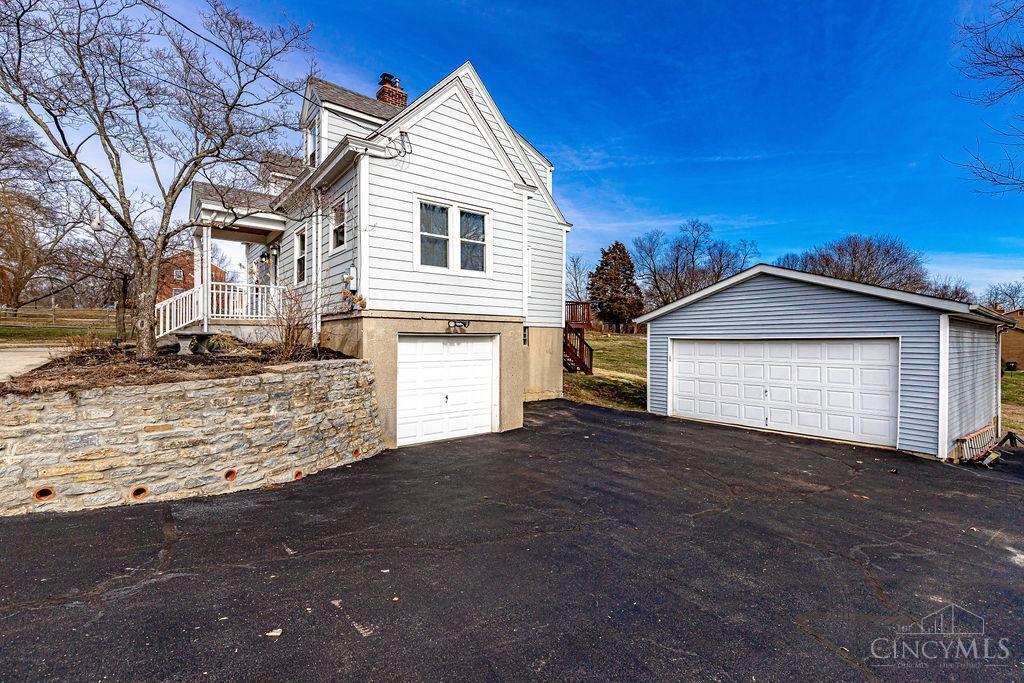 7702 Bridgetown Road Cincinnati, OH 45248 - Photo 4 of 38