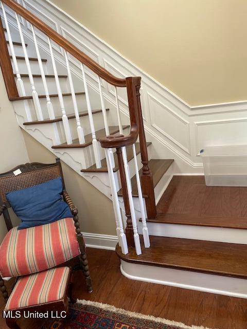 806 Viney Ridge Road Clarksdale, MS 38614 - Photo 14 of 18 806 Viney Ridge stairs