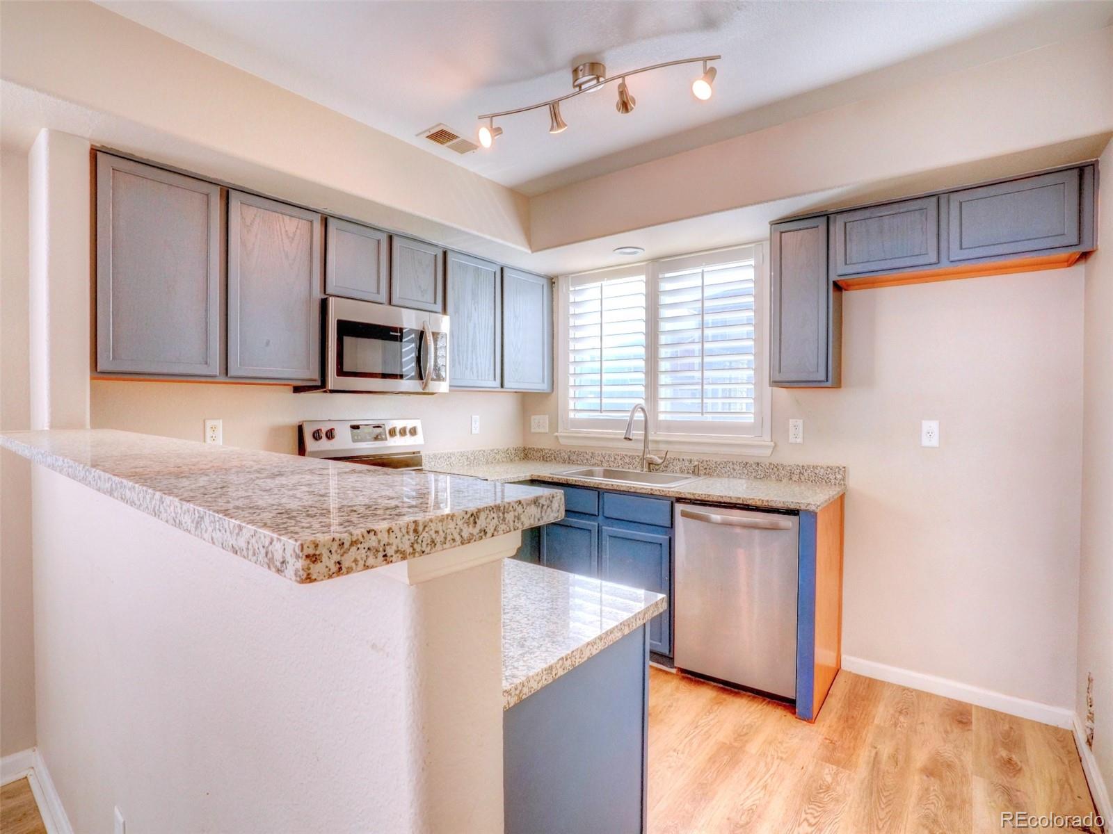 12070 Locust Court Brighton, CO 80602 - Photo 4 of 40