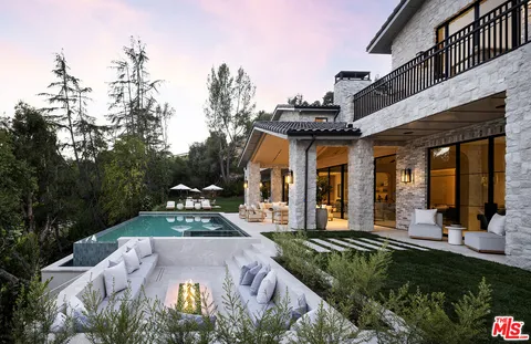 $19,950,000 | 5544 Hoback Glen Road, Hidden Hills, CA 91302