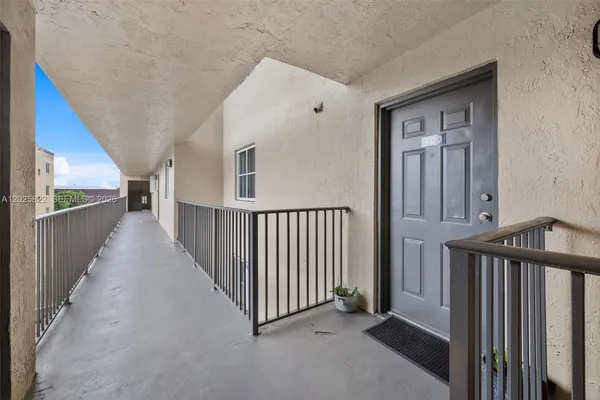 $289,500 | 14951 Southwest 82nd Lane, Unit 17403, Miami, FL 33193