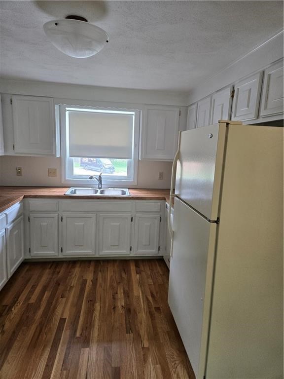64 Barnsdale Road East Providence, RI 02915 - Photo 3 of 6