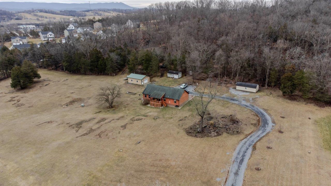 523 Gravels Road Harrisonburg, VA 22802 - Photo 62 of 65 a view of a backyard with a sink