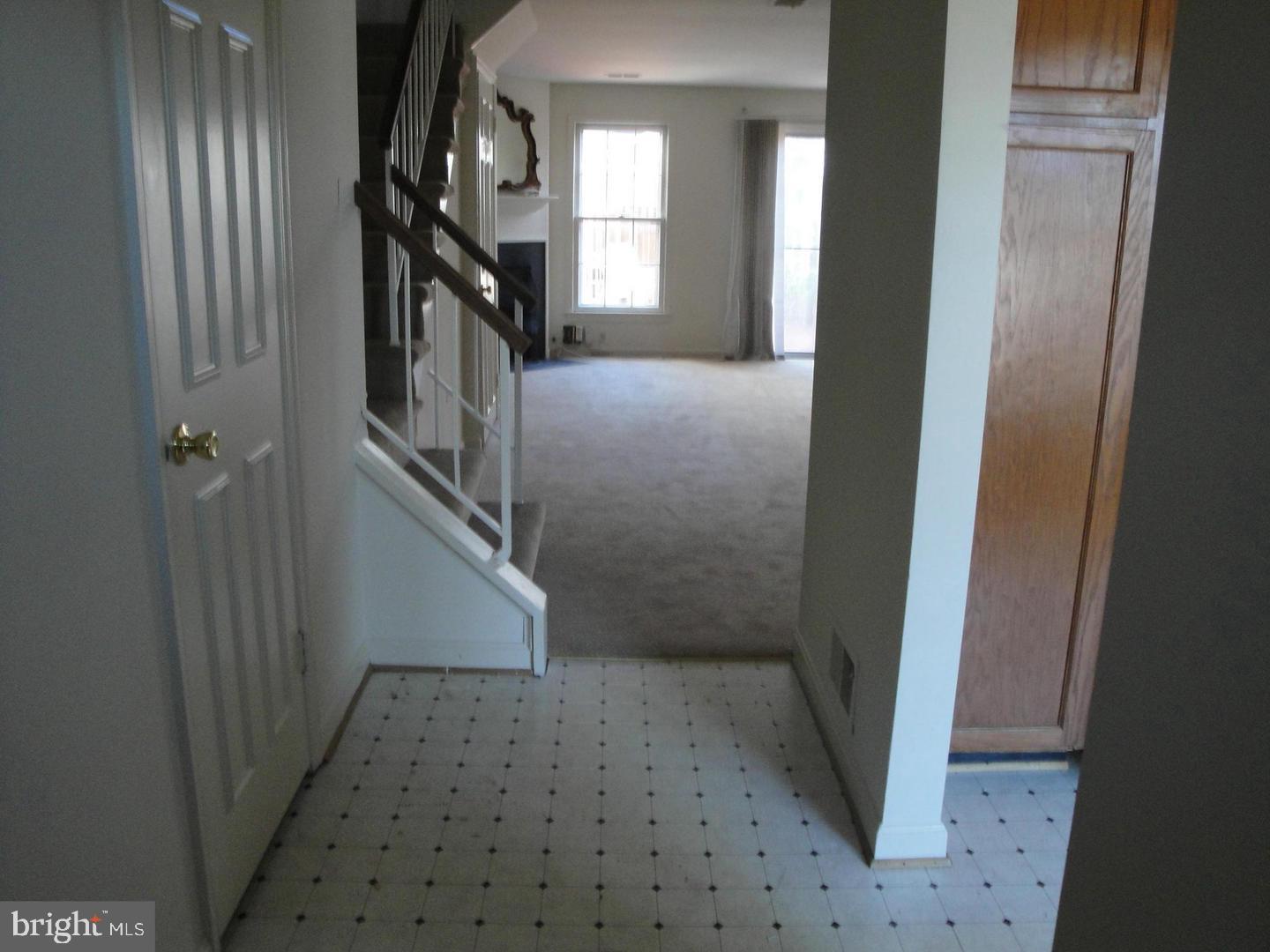 8029 Edinburgh Drive Springfield, VA 22153 - Photo 7 of 24