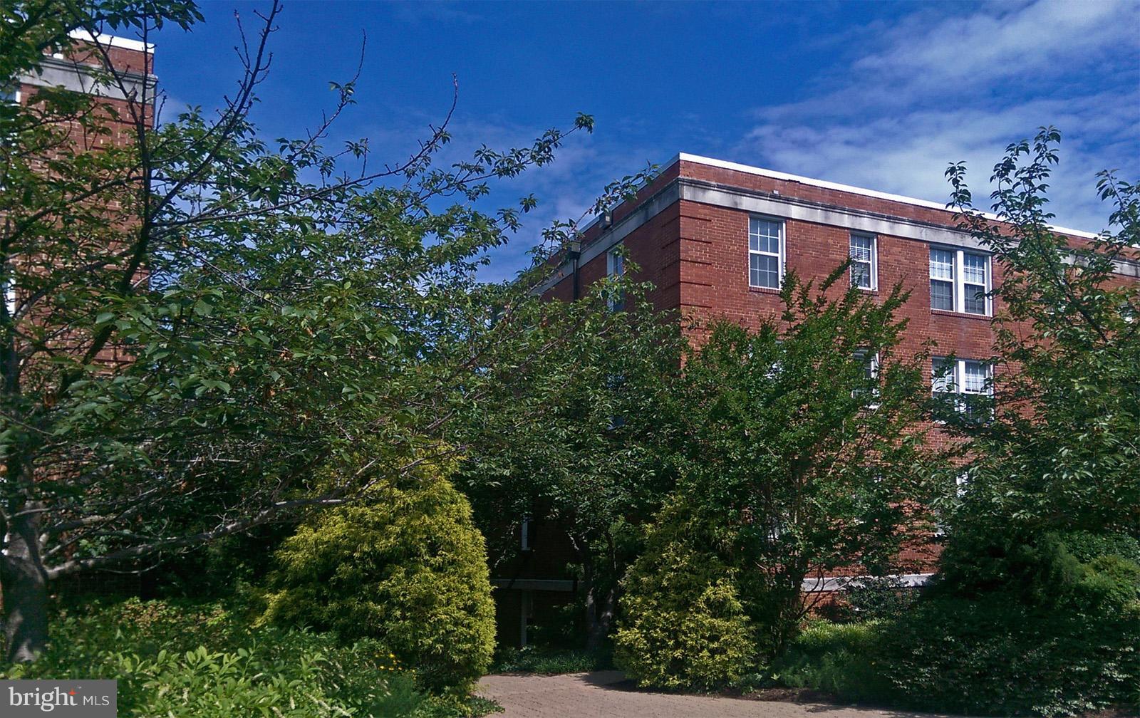 22 South Old Glebe Road, Unit 105D Arlington, VA 22204 - Photo 14 of 21 Exterior (General)