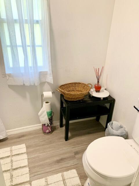 505 North Ruby Avenue Key Largo, FL 33037 - Photo 15 of 53 a room with table and chair