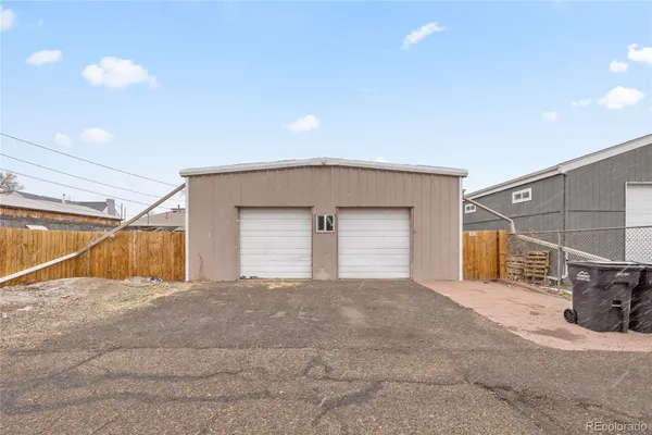 a view of a garage