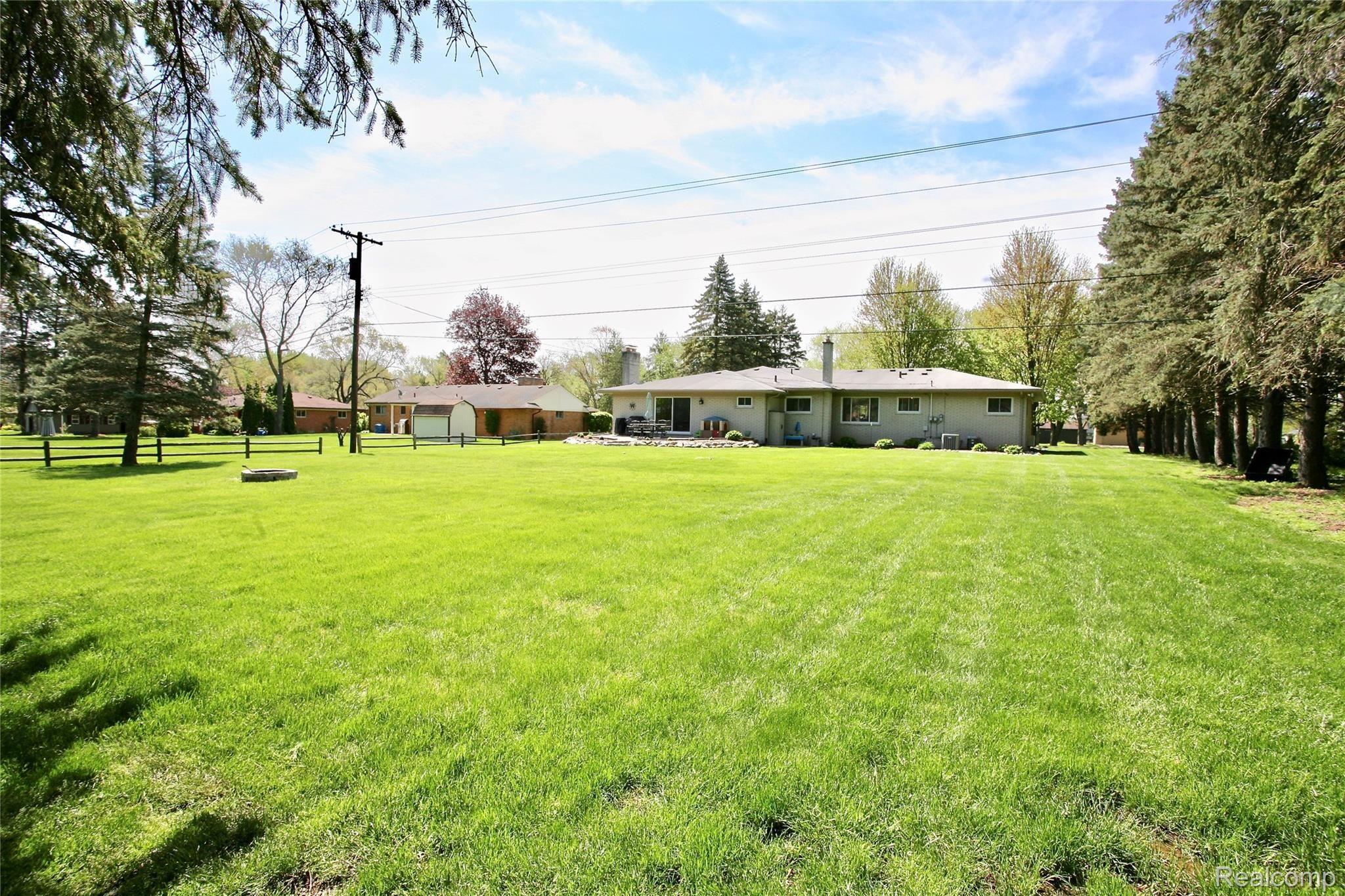 61 Booth Road Troy, MI 48085 - Photo 16 of 17 fullsizeoutput_bab.jpeg