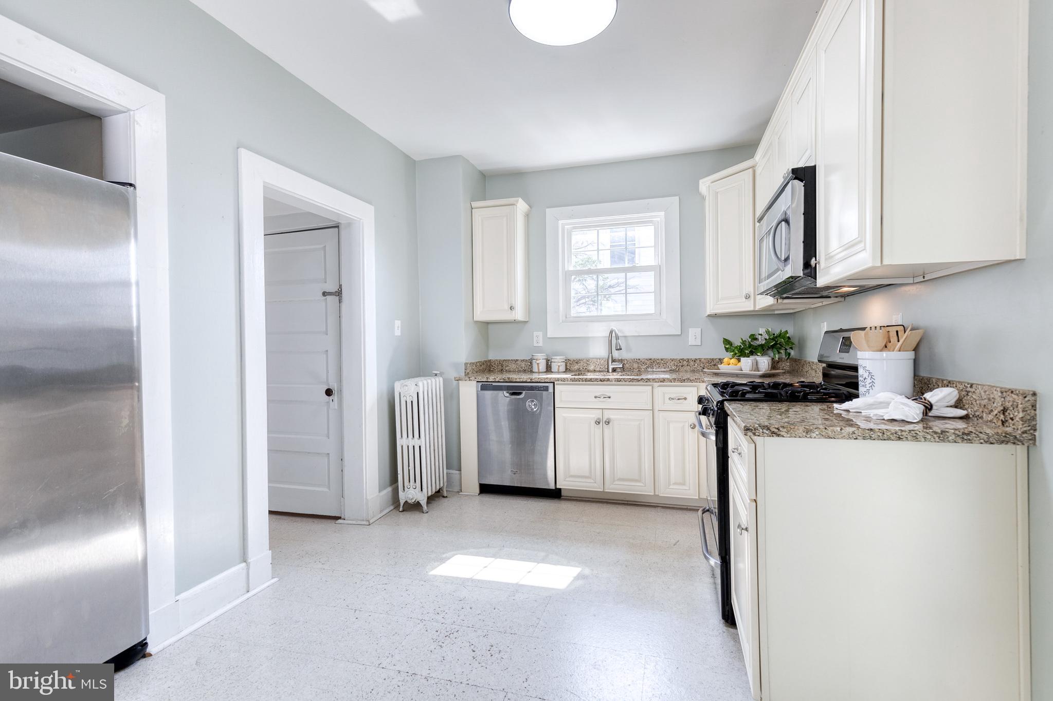 624 Orpington Road Baltimore, MD 21229 - Photo 15 of 34