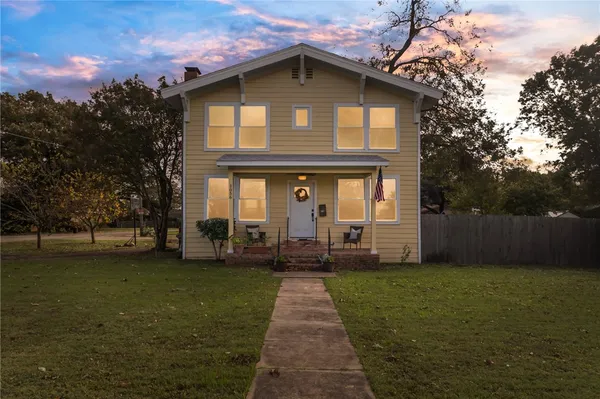 $299,000 | 1056 Park Drive, Hillsboro, TX 76645
