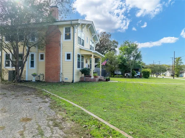 $299,000 | 1056 Park Drive, Hillsboro, TX 76645