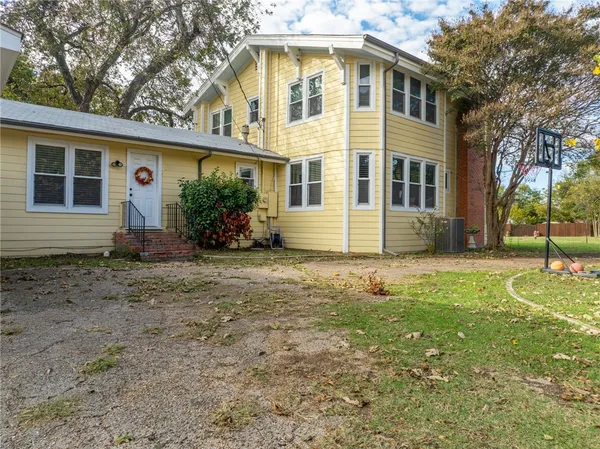 $299,000 | 1056 Park Drive, Hillsboro, TX 76645