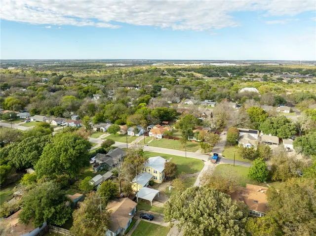$299,000 | 1056 Park Drive, Hillsboro, TX 76645