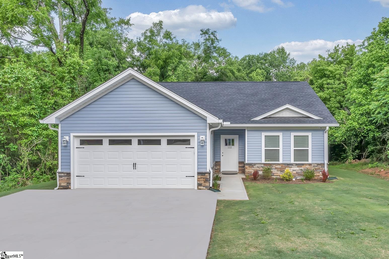 122 Stephenson Street Taylors, SC 29687 - Photo 1 of 26