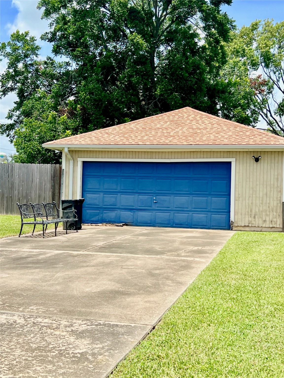 2101 Roland Rue Street Pearland, TX 77581 - Photo 11 of 12 a view of a backyard