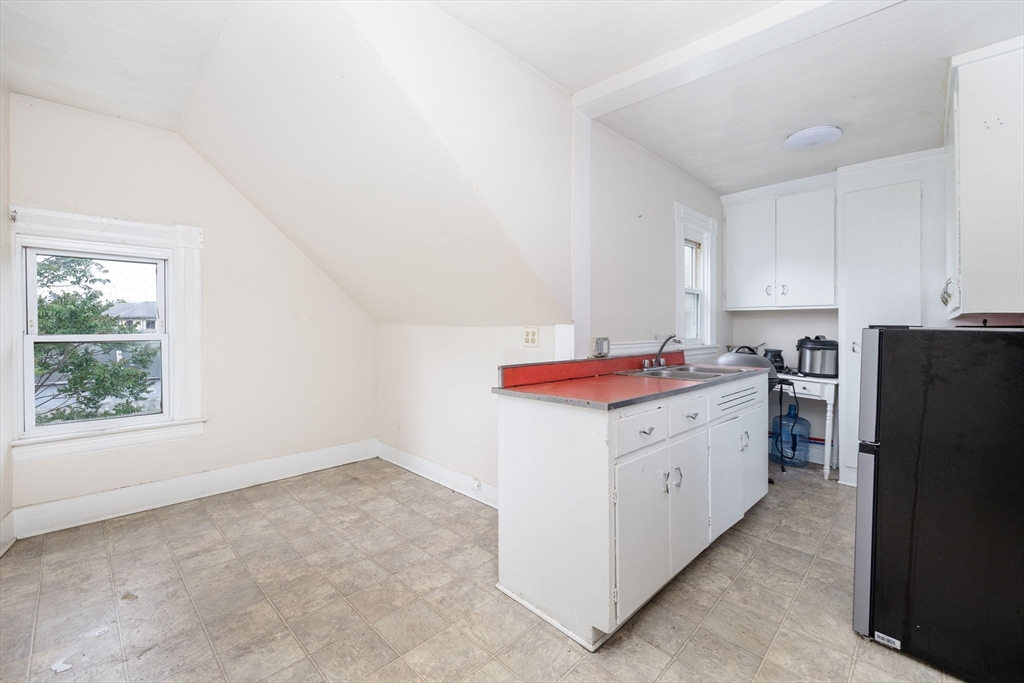 704-708 Sumner Avenue Springfield, MA 01108 - Photo 30 of 40