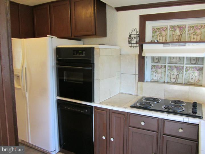 1281 Shelbourne Road Reading, PA 19606 - Photo 11 of 14