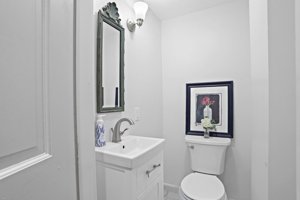 22 Lansing Road Lynn, MA 01904 - Photo 8 of 17 Gallery Image 8