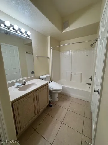 $268,800 | 7159 South Durango Drive, Unit 206, Las Vegas, NV 89113