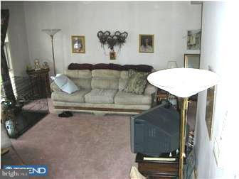 1309 Partridge Road Abington, PA 19001 - Photo 2 of 7 Living Room