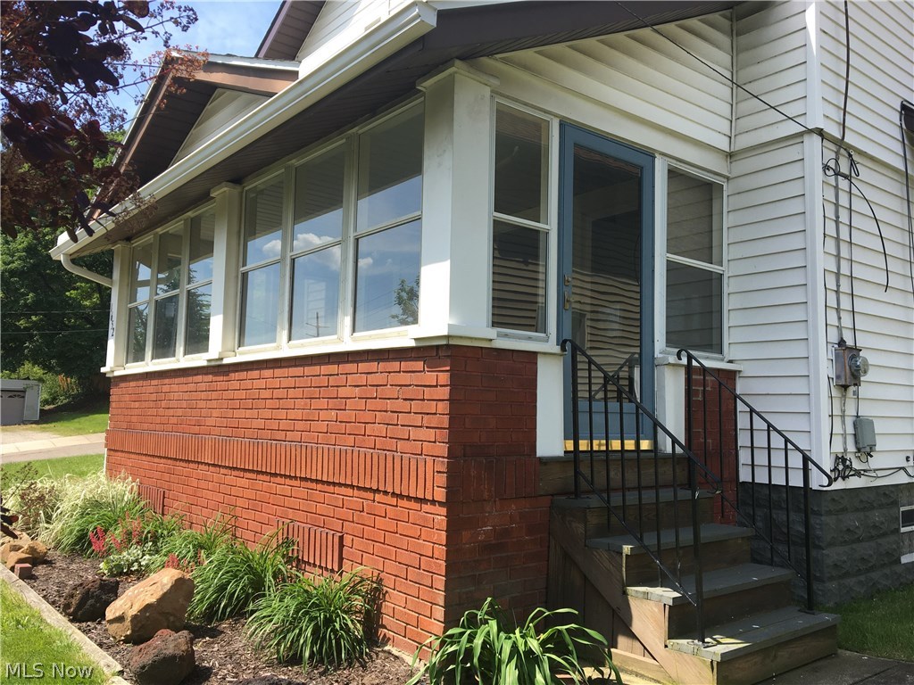 1652 Manchester Road Akron, OH 44314 - Photo 2 of 16 Gallery Image 2