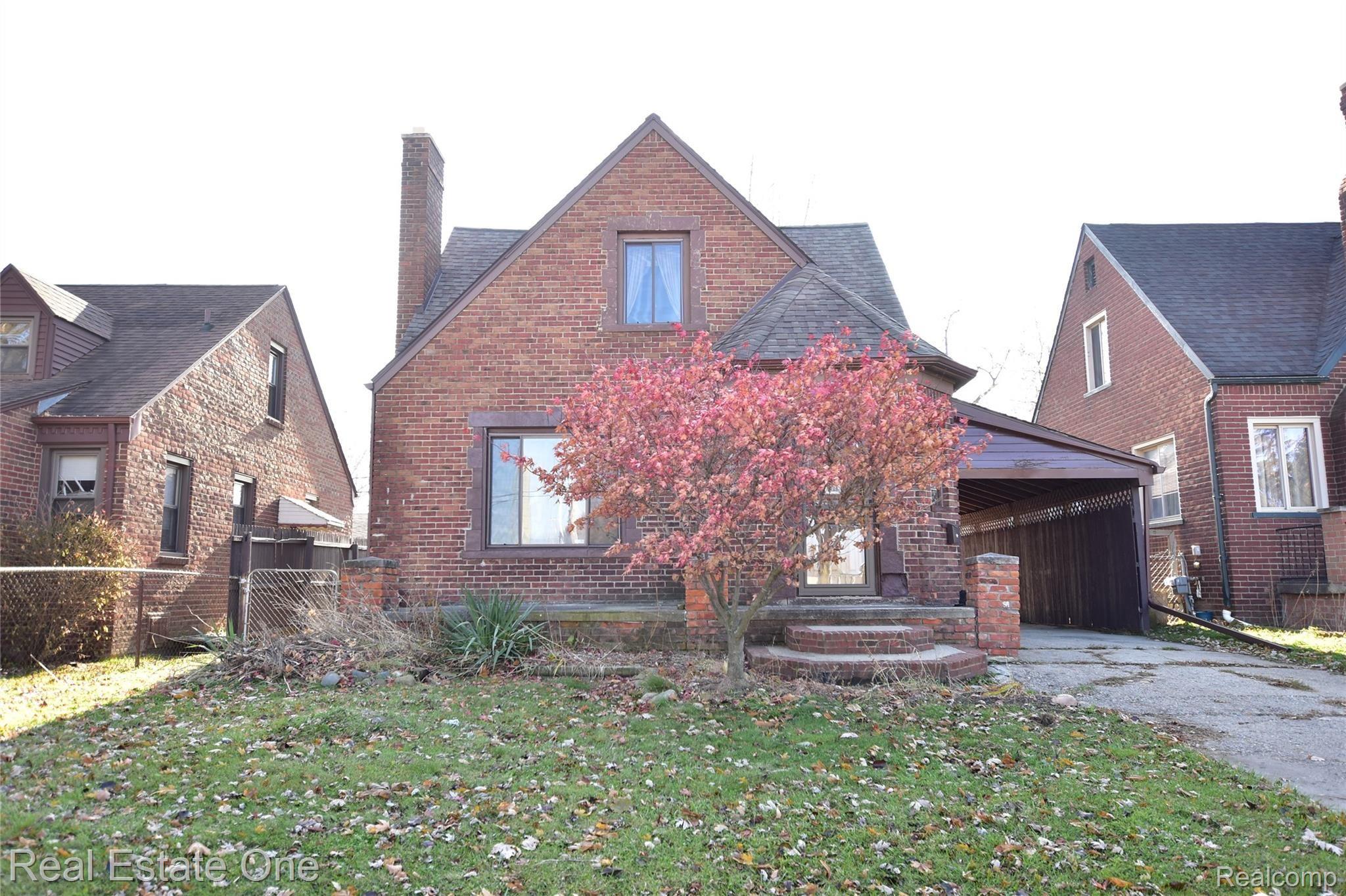 Full-brick Tudor - welcome home!