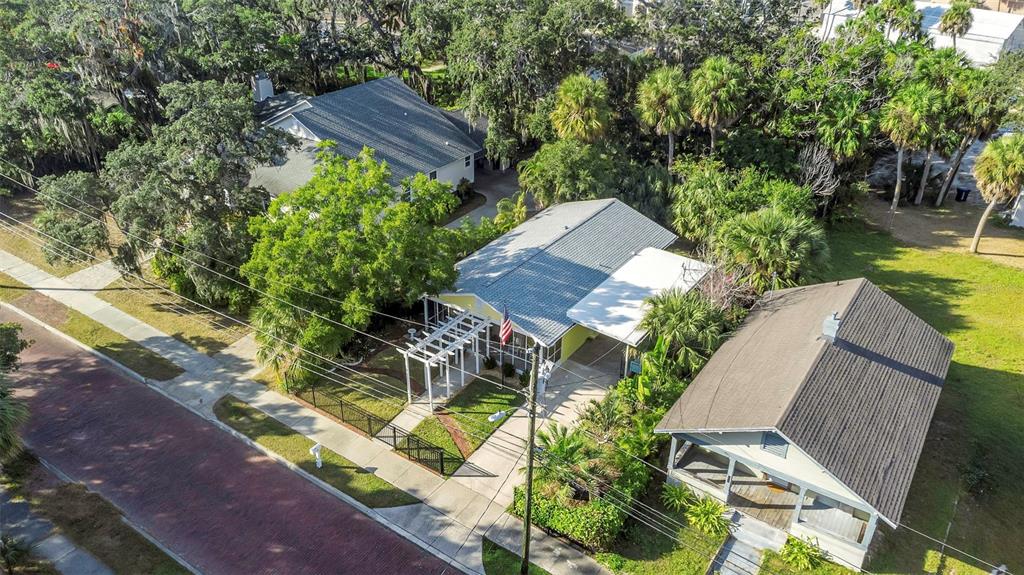 116 Read Street Tarpon Springs, FL 34689 - Photo 2 of 49 a view of a backyard