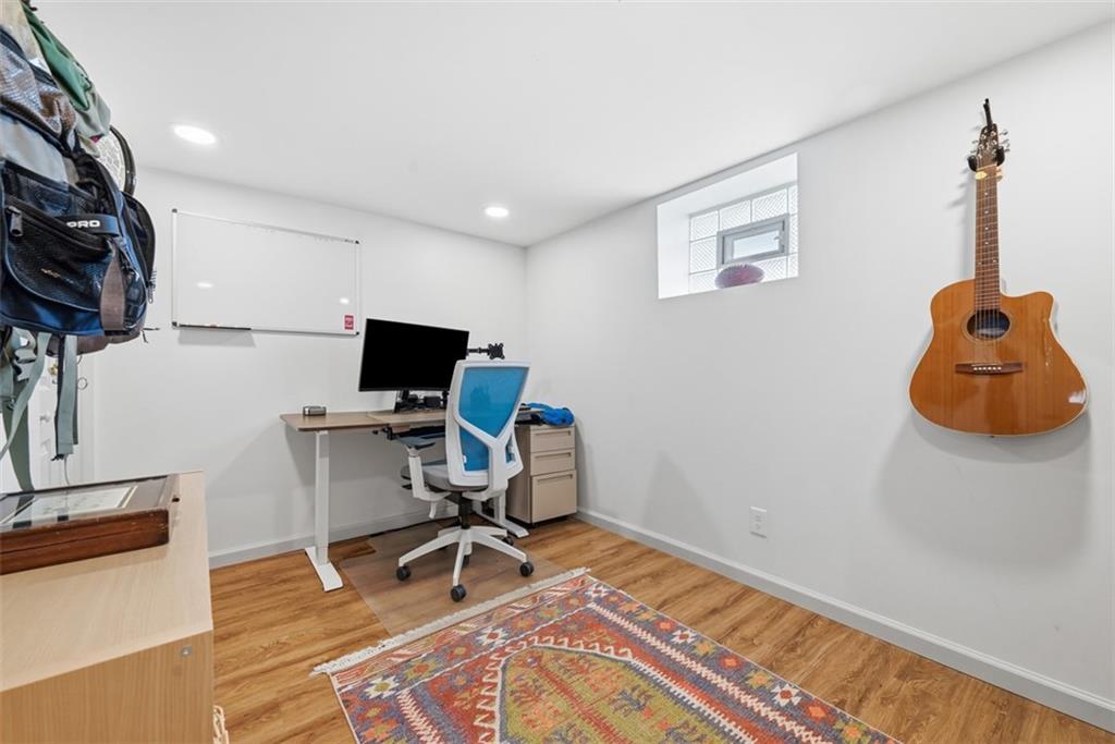 308 Erin Street Pittsburgh, PA 15209 - Photo 35 of 46 Private office space.