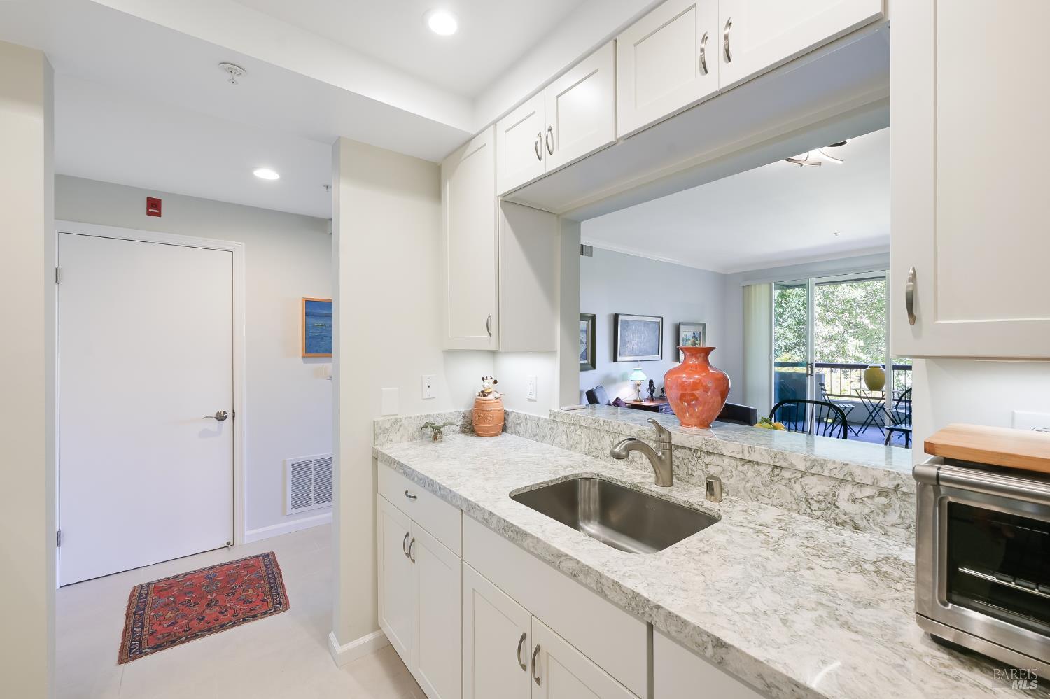 300 Deer Valley Road, Unit 2P San Rafael, CA 94903 - Photo 4 of 18 Gallery Image 4