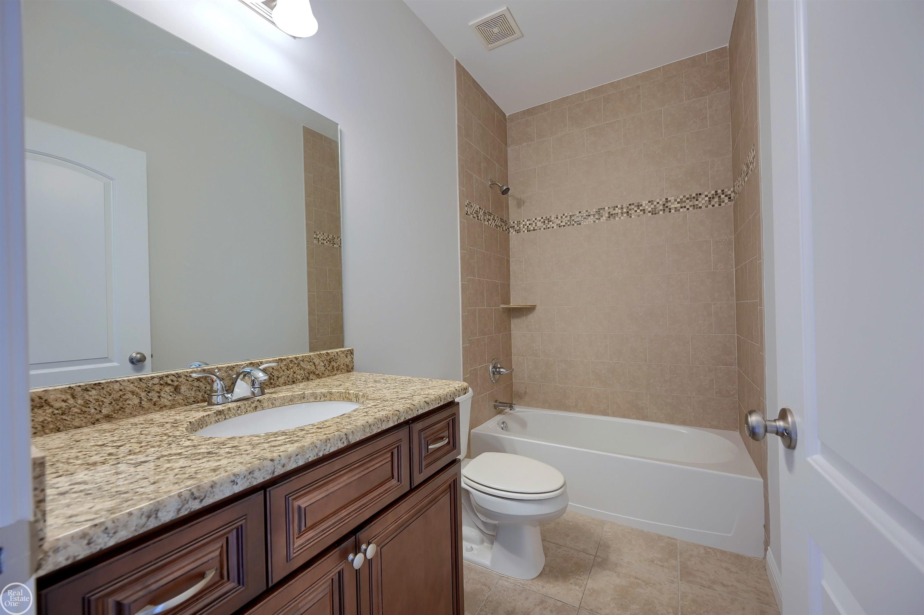 8199 22 Mile Road, Unit RIGHT SIDE ) Utica, MI 48317 - Photo 6 of 59