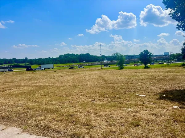 $900,000 | 101 Gerault Road, Flower Mound, TX 75028
