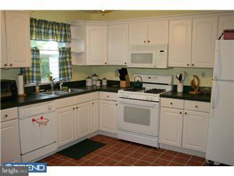 10 Upper Ferry Road Ewing, NJ 08628 - Photo 2 of 9 Kitchen