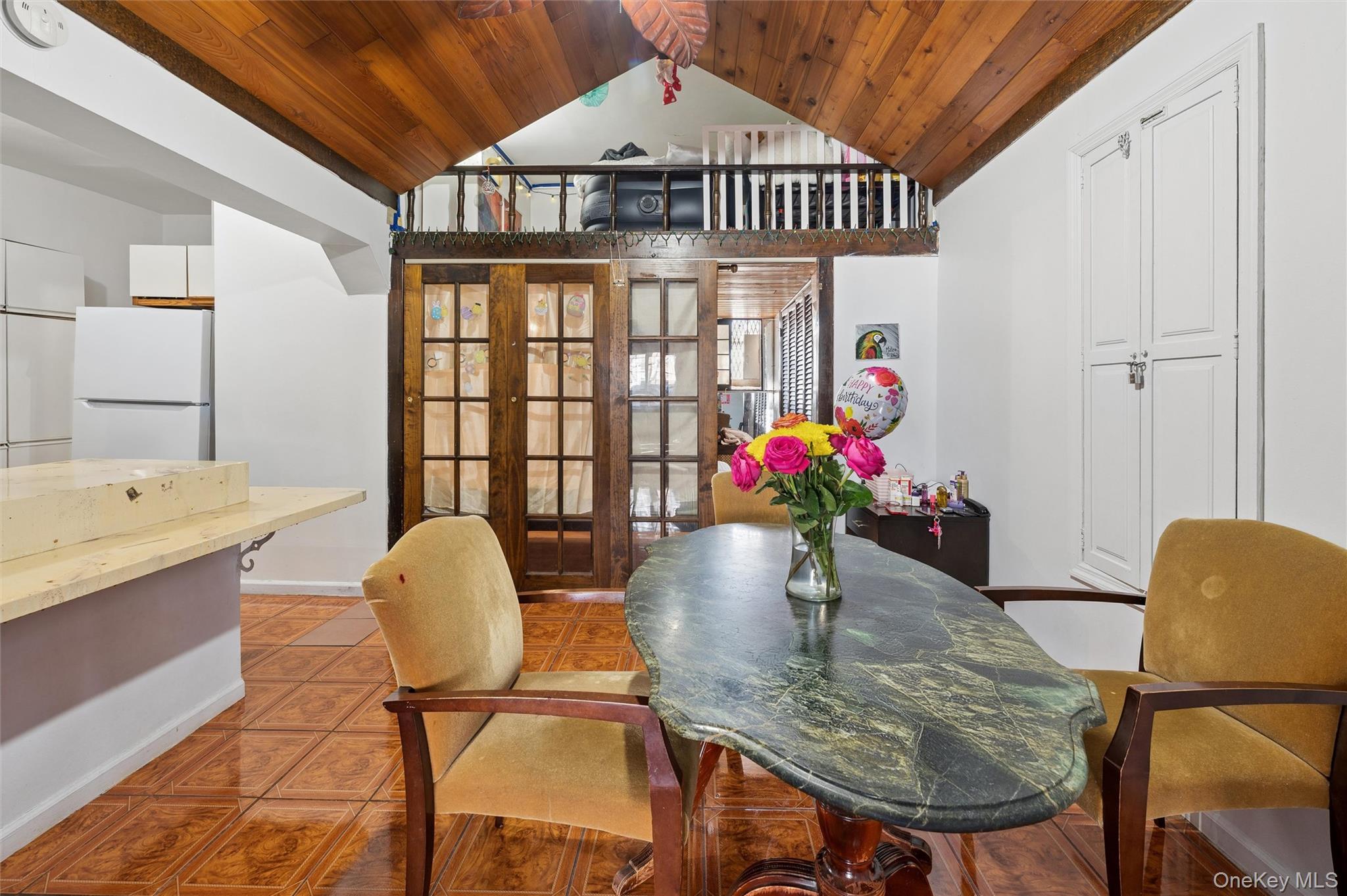 976 Sacket Avenue Bronx, NY 10462 - Photo 5 of 20 a view of a livingroom with furniture