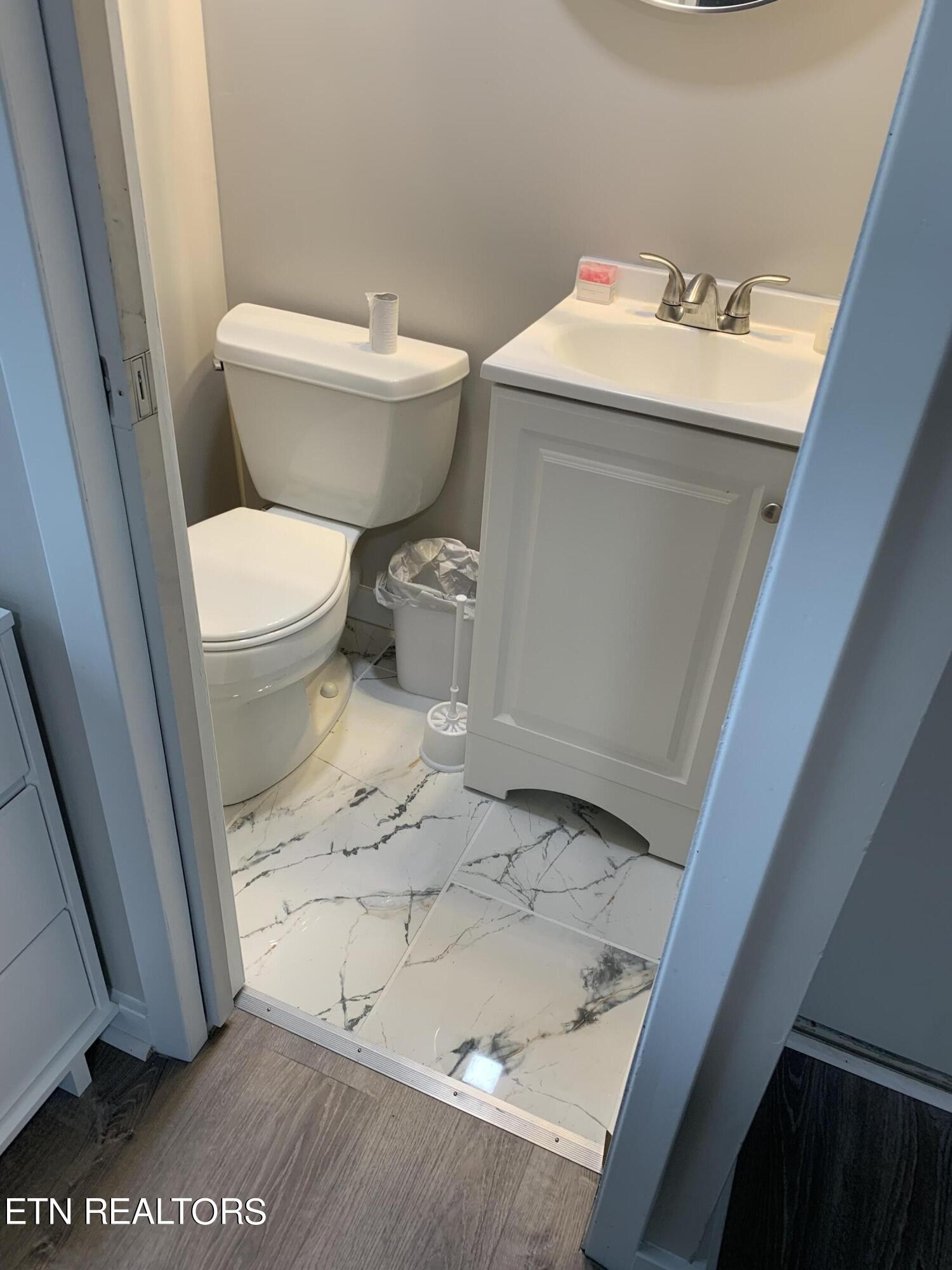 102 Audubon Road Oak Ridge, TN 37830 - Photo 8 of 19 a bathroom with a sink and a toilet
