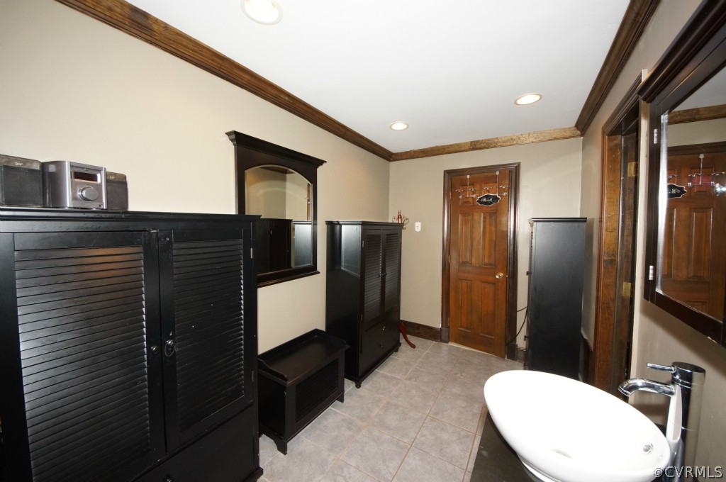 2400 Castlebridge Road Midlothian, VA 23113 - Photo 12 of 12 a bathroom with a toilet sink and mirror