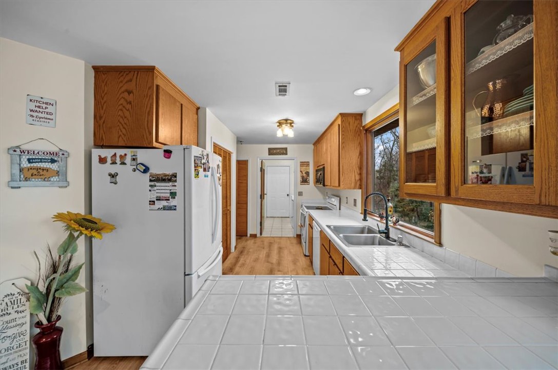 133 Ernestine Hayes Road Pickens, SC 29671 - Photo 11 of 32