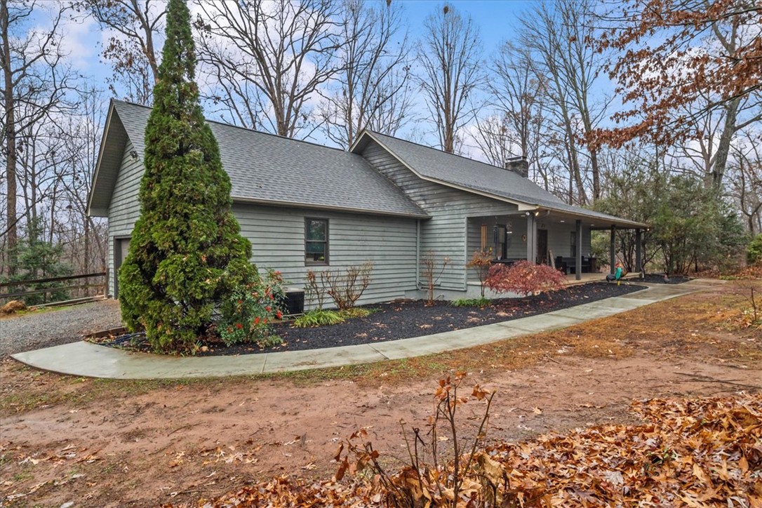 133 Ernestine Hayes Road Pickens, SC 29671 - Photo 2 of 32