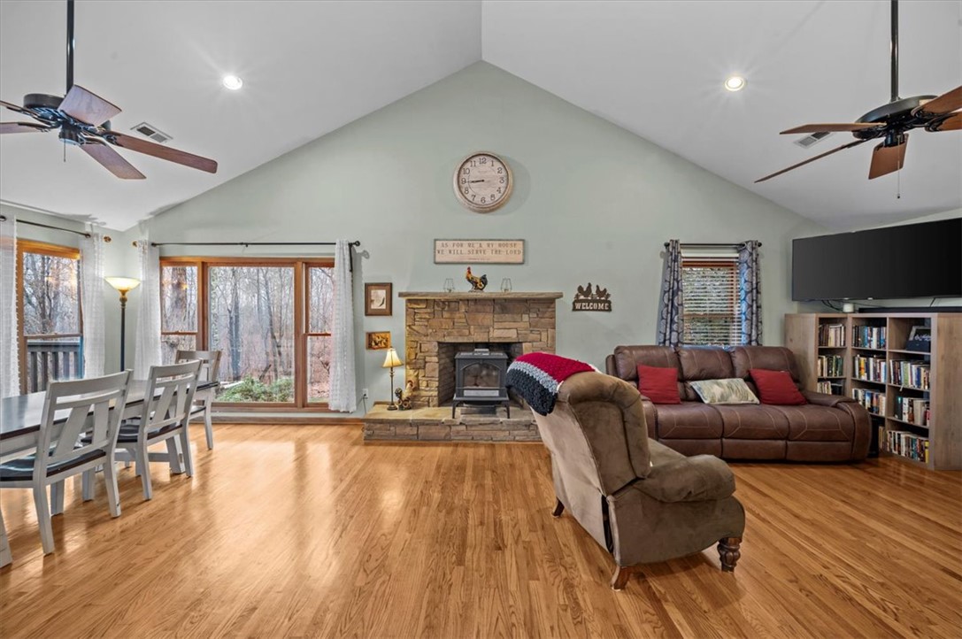 133 Ernestine Hayes Road Pickens, SC 29671 - Photo 6 of 32