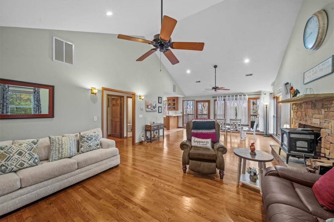 133 Ernestine Hayes Road Pickens, SC 29671 - Photo 7 of 32