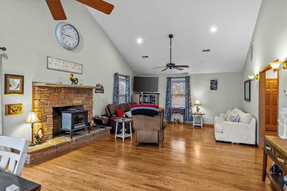 133 Ernestine Hayes Road Pickens, SC 29671 - Photo 8 of 32