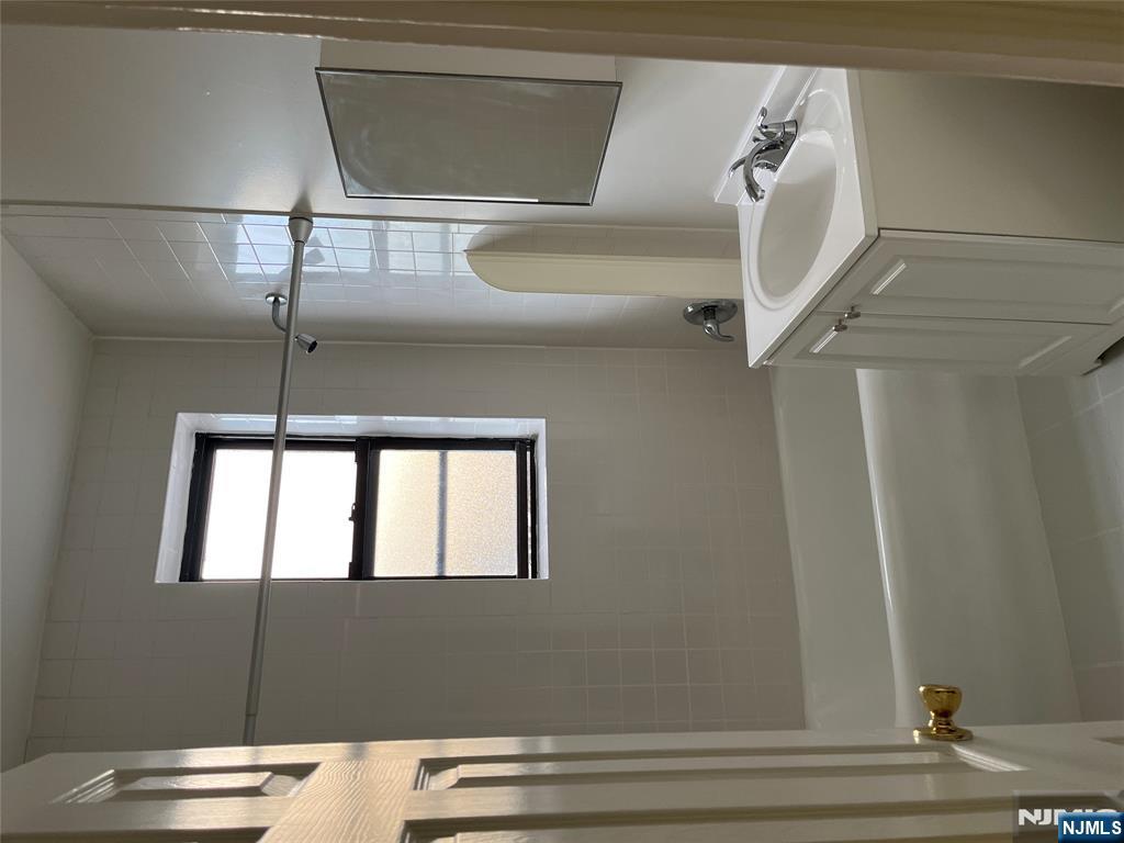 805 Red Road, Unit D1 Teaneck, NJ 07666 - Photo 13 of 13